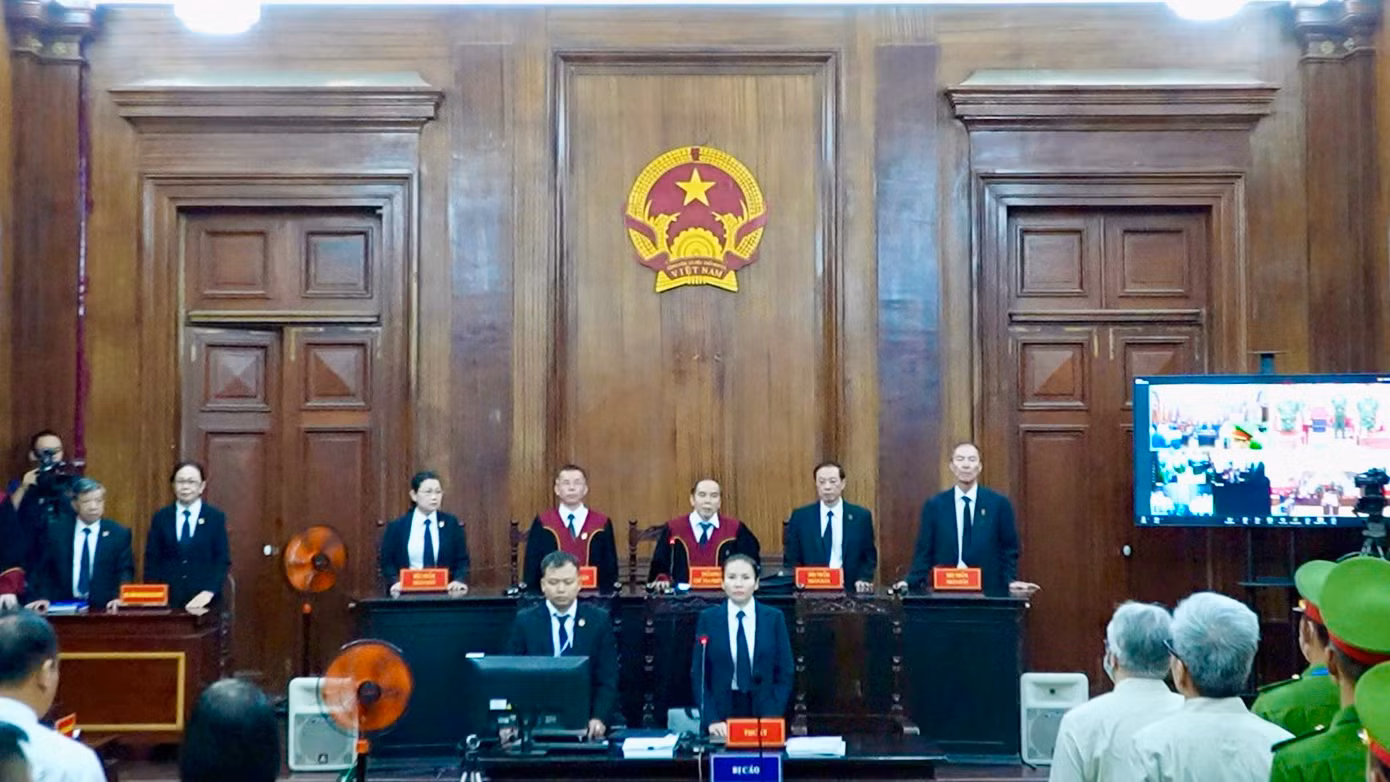 Hội đồng xét xử phiên tòa 'đại án đăng kiểm' Hội đồng xét xử phiên tòa 'đại án đăng kiểm'