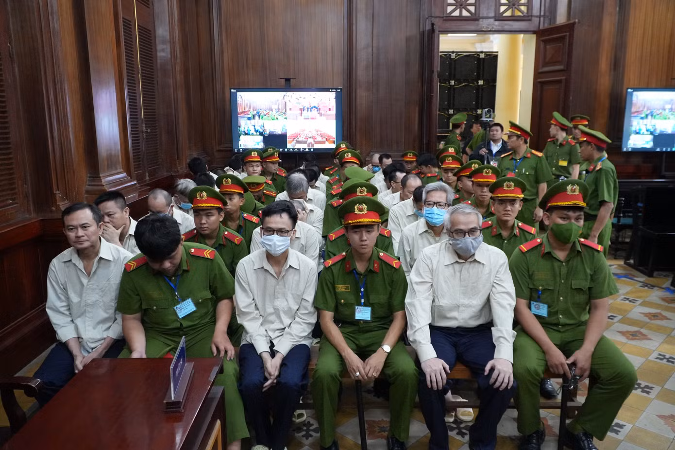 Một góc phòng xử vụ 'đại án đăng kiểm' ngày 22/7. Một góc phòng xử vụ 'đại án đăng kiểm' ngày 22/7.