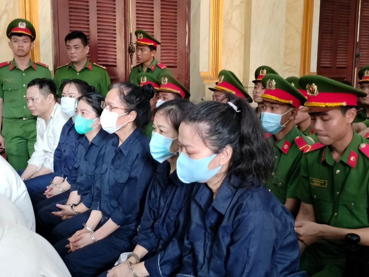 Các bị cáo tại phiên tòa. Các bị cáo tại phiên tòa.