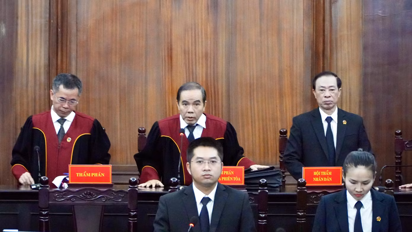 Hội đồng xét xử vụ 'đại án" đăng kiểm trong ngày làm việc thứ 3 (22/7).