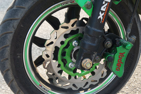 Bánh trước là phanh đĩa 