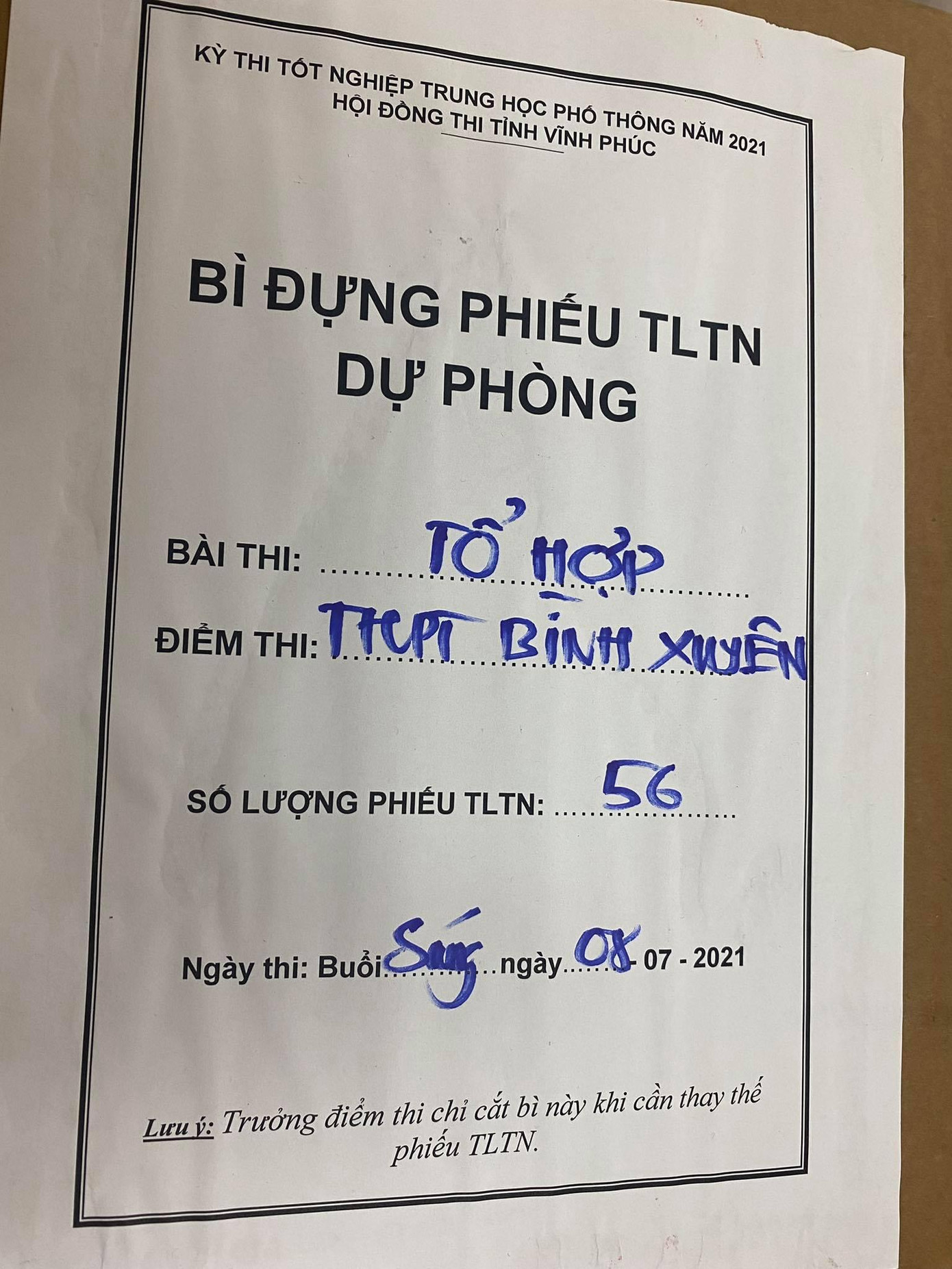 CẬP NHẬT THI THPT: Đề tiếng Anh dễ thở, thí sinh phấn khởi ra về ảnh 25