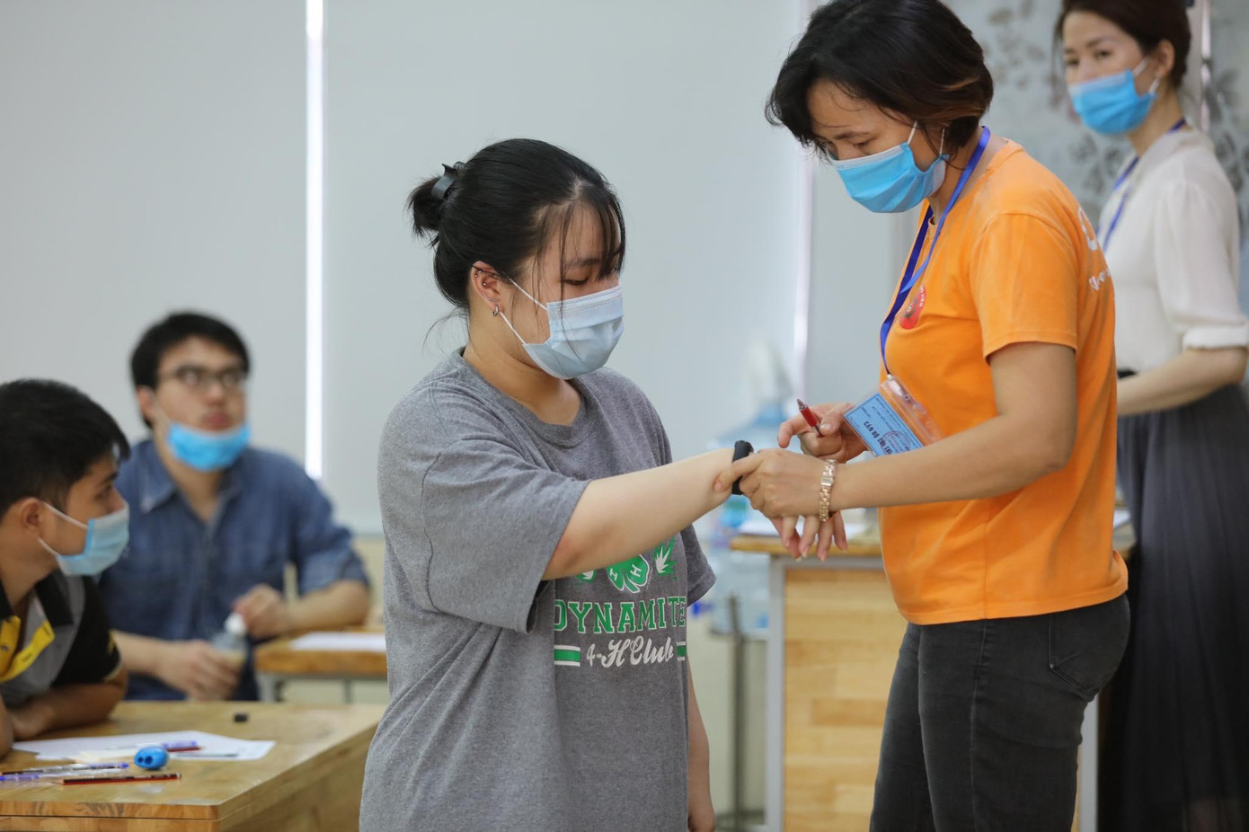 Ảnh chụp tại điểm thi trường THCS Khương Đình, Hà Nội.