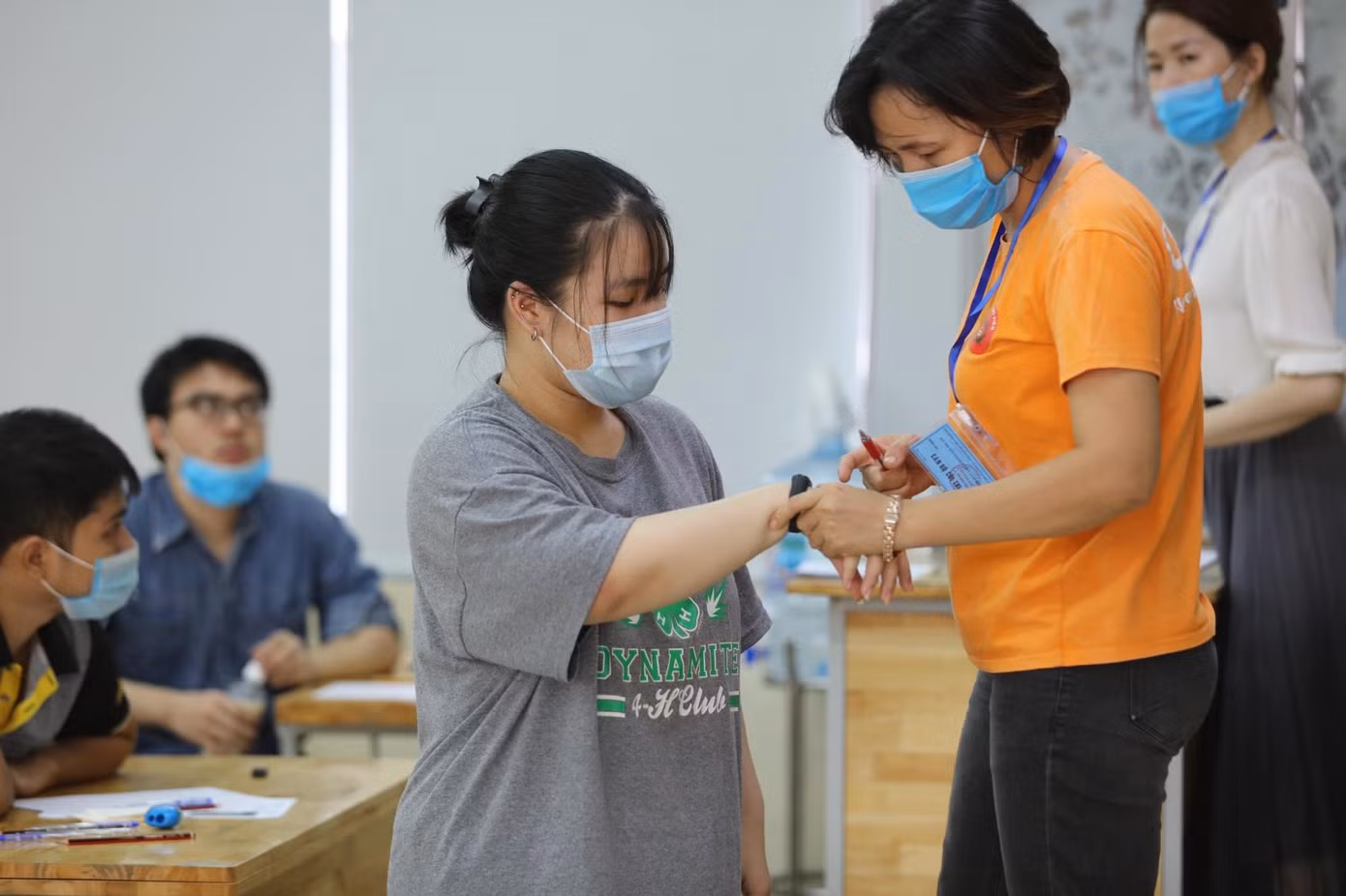 Ảnh chụp tại điểm thi trường THCS Khương Đình, Hà Nội.
