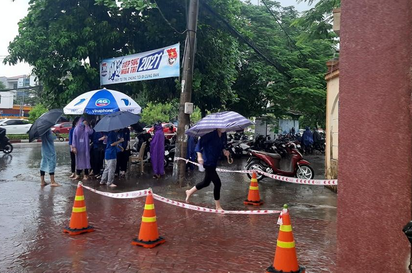 CẬP NHẬT THI THPT: Gần 1 triệu thí sinh thi Văn, có em ăn xôi gấc suốt 3 ngày ảnh 8