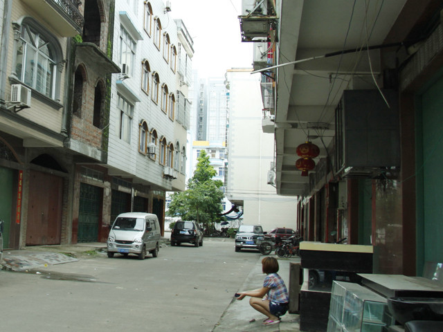  Một khu chung cư, nơi nhiều cô gái Việt bị giam giữ