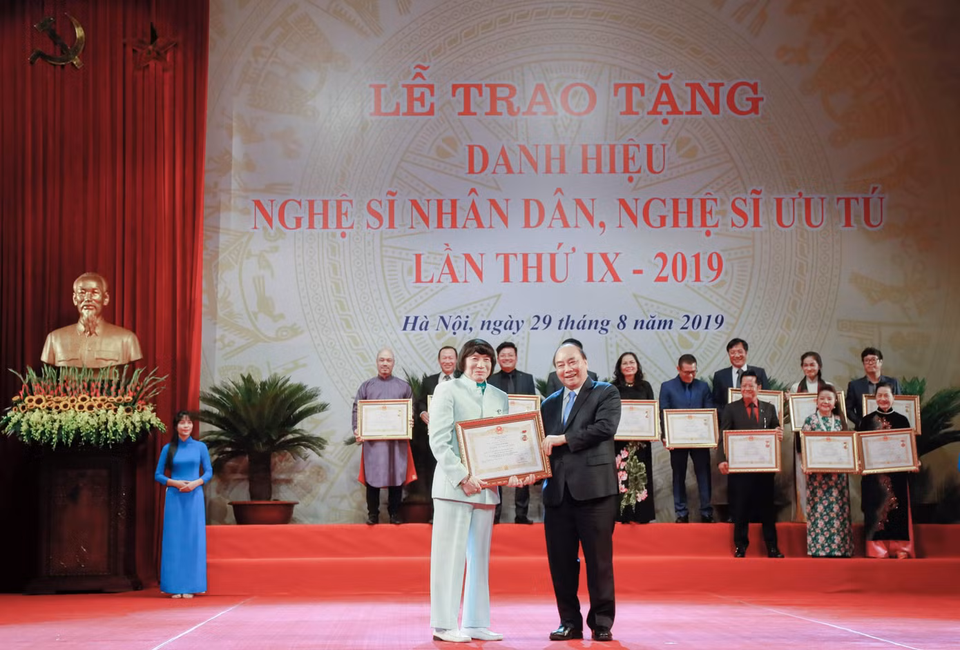 NS Trần Hạnh: Vui nhận NSND ở tuổi 90 nhưng đó không phải là mục đích làm nghề ảnh 3