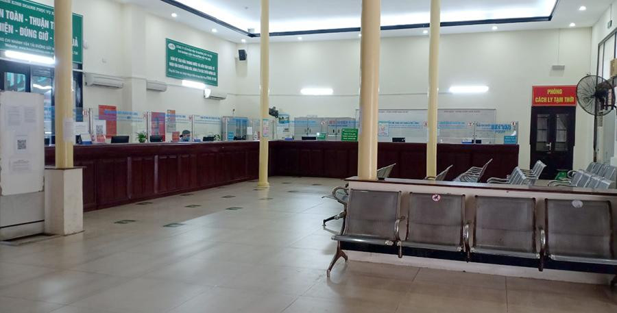 Tại ga Hà Nội sáng 23/5, mỗi ngày chỉ 1 đoàn tàu Thống nhất rời ga lúc 6h sáng.Hiện các đoàn tàu đã dừng khai thác do dịch COVID-19.