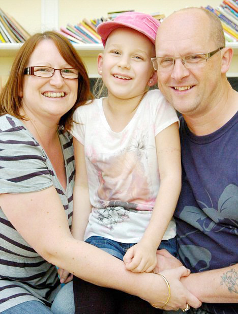 Enna Stephens và bố mẹ