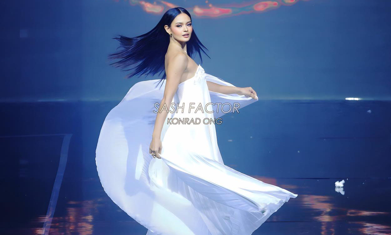 Pauline Amelinckx trình diễn váy dạ hội trong đêm chung kết và sau đó được trao danh hiệu Hoa hậu Siêu quốc gia Philippines 2023 bên trong cánh gà. Pauline Amelinckx trình diễn váy dạ hội trong đêm chung kết và sau đó được trao danh hiệu Hoa hậu Siêu quốc gia Philippines 2023 bên trong cánh gà.