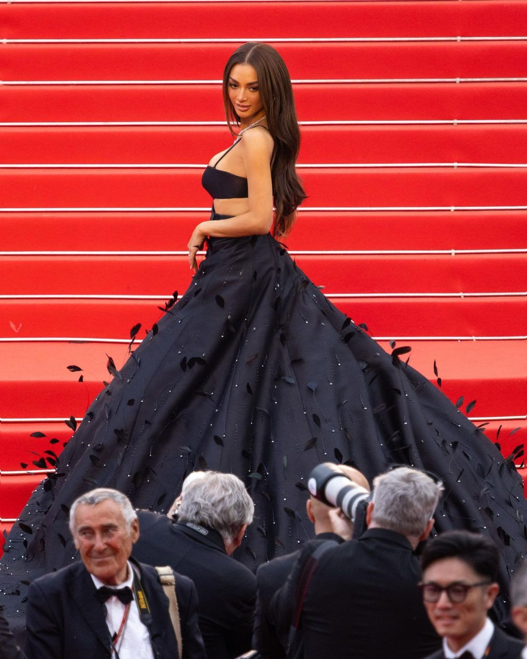 Kylie Verzosa lần đầu xuất hiện trên thảm đỏ LHP Cannes.