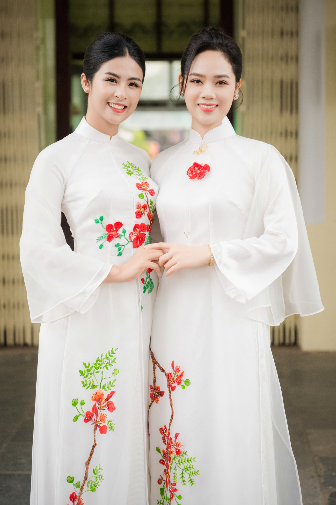 Năm nay, Hoa hậu Ngọc Hân và Mai Phương tiếp tục đồng hành cùng Lễ hội Hoa phượng đỏ 2023 tại Hải Phòng. Trước đó, cả hai cùng tham dự sự kiện năm 2022. Vốn là những người đẹp cùng quê Hải Phòng nên Ngọc Hân và Mai Phương thân thiết.