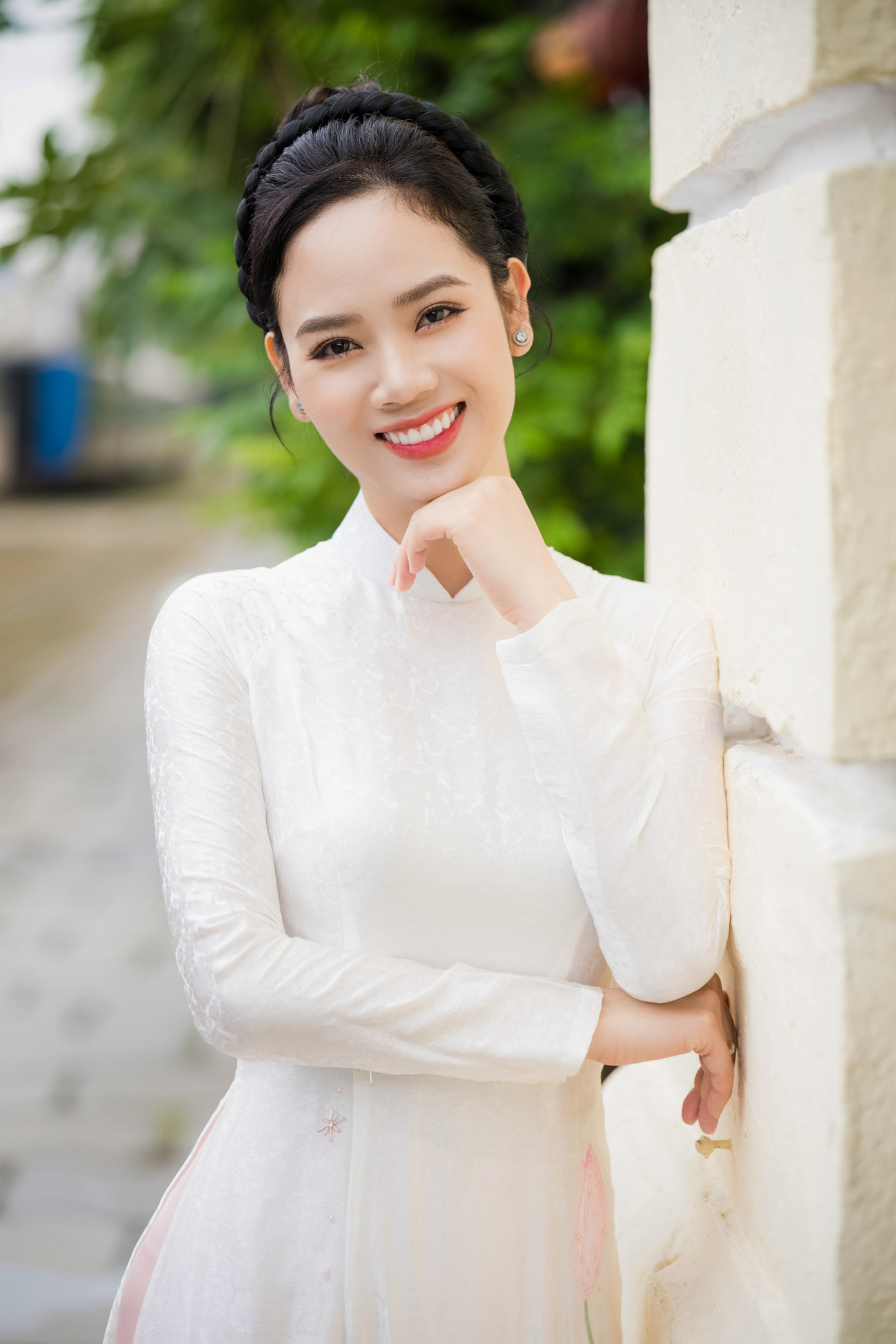 Ở tuổi 38, Mai Phương đã là bà mẹ có hai đứa con trai lớn và nhan sắc vẫn rất trẻ trung.