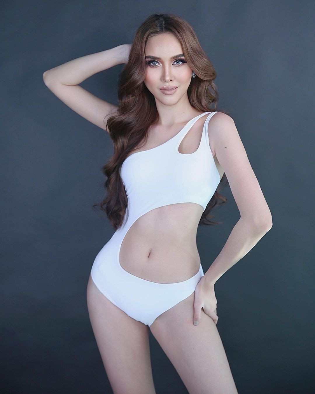 Sau khi quy định được "cởi trói", Sai Fhon đã quyết định đăng ký tham dự Hoa hậu Hoàn vũ Campuchia 2023 để thỏa mãn giấc mơ nhan sắc. Cô được nhận định là một trong những thí sinh gây chú ý của mùa giải năm nay.