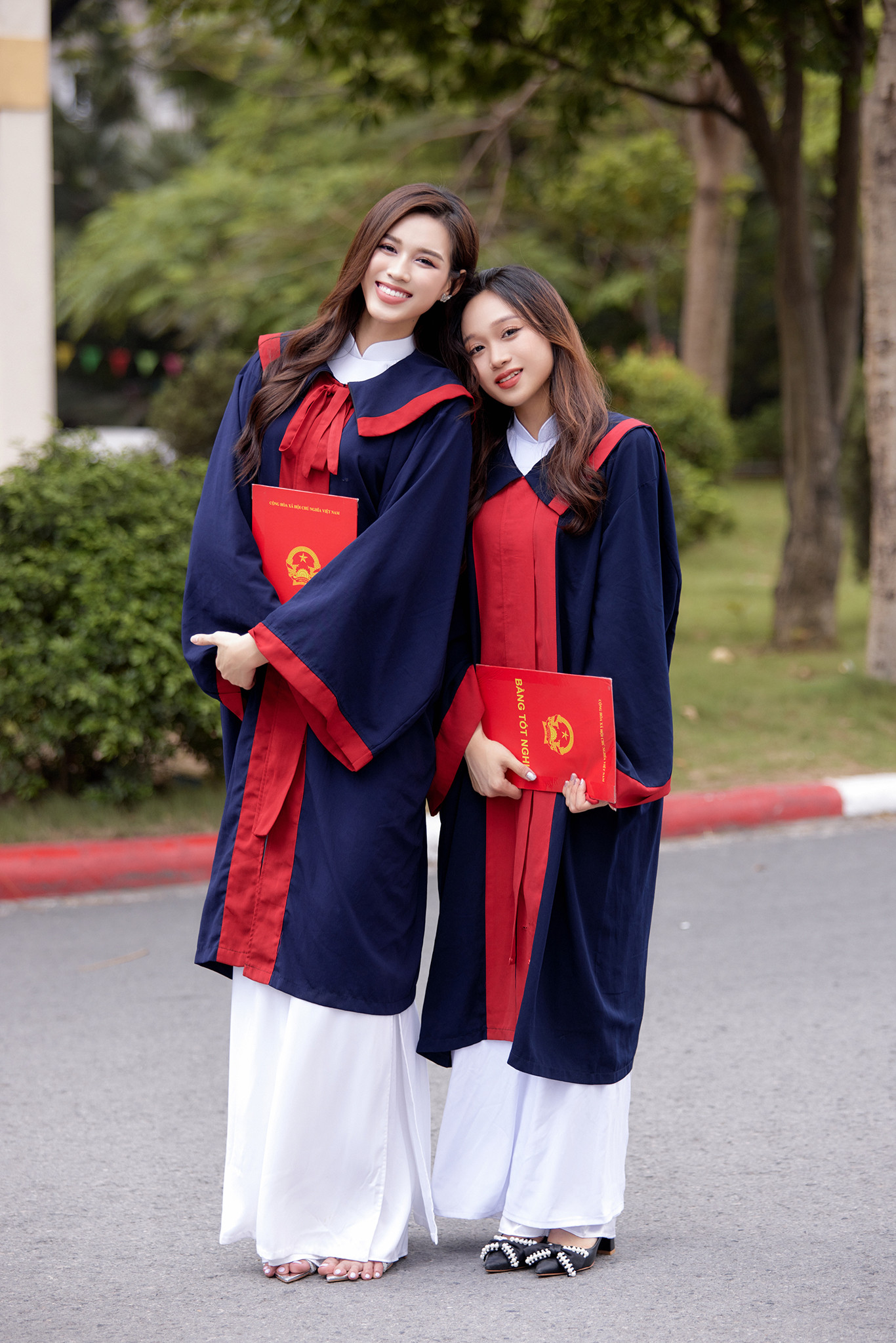 Hiện tại, Đỗ Thị Hà đảm nhận vai trò thành viên ban giám khảo tại cuộc thi Miss World Vietnam 2022. Trước đó, người đẹp cũng nhiều lần ngồi ghế giám khảo các cuộc thi nhan sắc khác.