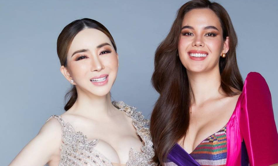 Bà Anne Jakrajutatip và Catriona Gray hội ngộ ở Thái Lan hồi cuối năm 2022. Bà Anne Jakrajutatip và Catriona Gray hội ngộ ở Thái Lan hồi cuối năm 2022.
