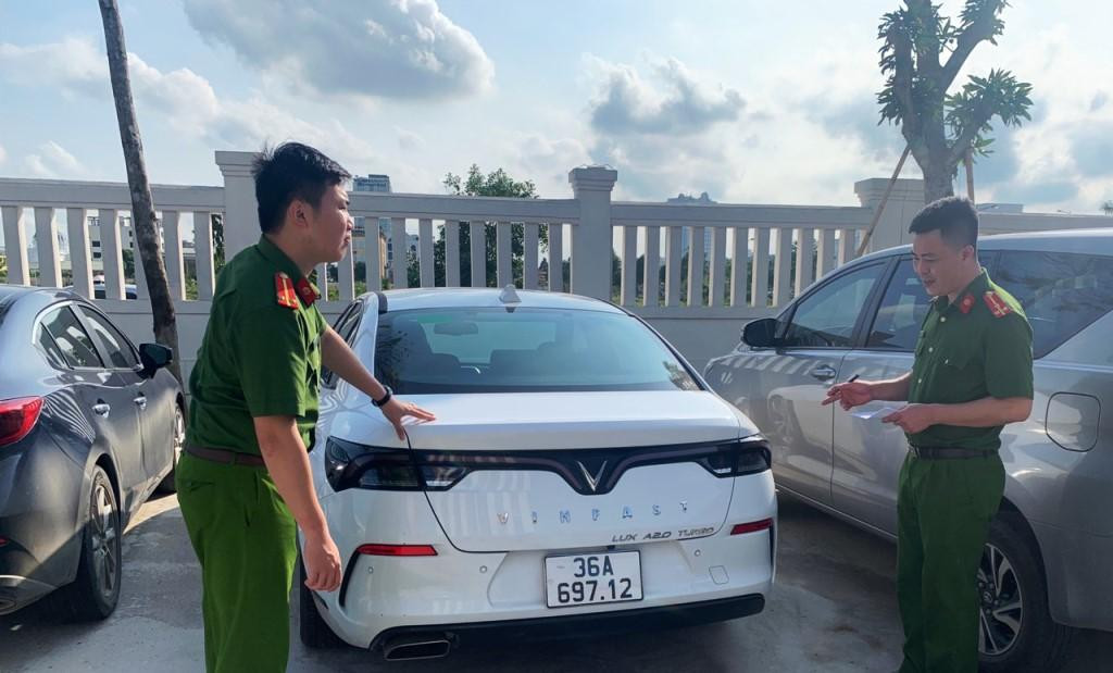 Cặp vợ chồng chuyên lừa đảo bán ô tô bằng giấy tờ giả ảnh 3 Cặp vợ chồng chuyên lừa đảo bán ô tô bằng giấy tờ giả ảnh 3