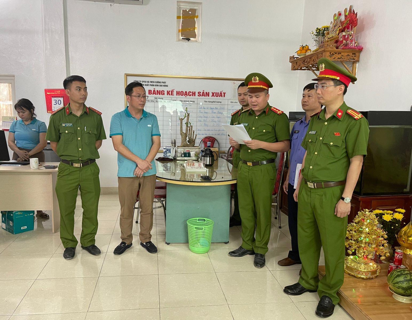 Thực hiện lệnh khởi tố bị can, bắt tạm giam đối với Hoàng Văn Cường