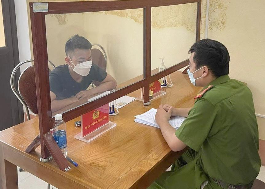 L.H.D tại cơ quan công an