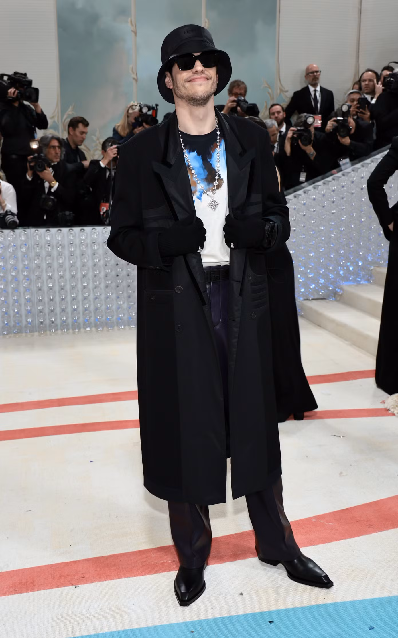 Pete Davidson tái xuất thảm đỏ Met Gala nhưng không còn đi cạnh Kim như năm 2022. Ảnh chọn đồ của Fendi nam. Ảnh: Getty Images. Pete Davidson tái xuất thảm đỏ Met Gala nhưng không còn đi cạnh Kim như năm 2022. Ảnh chọn đồ của Fendi nam. Ảnh: Getty Images.