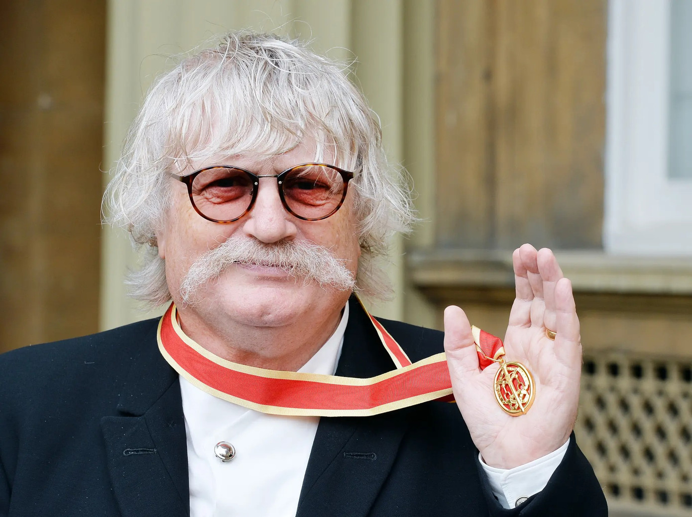Danh tính vị khách đáng ngờ là Sir Karl Jenkins. Ảnh: Getty Images. Danh tính vị khách đáng ngờ là Sir Karl Jenkins. Ảnh: Getty Images.