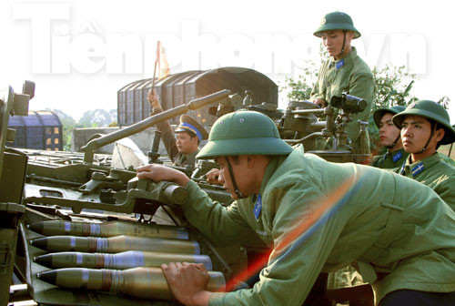 Nhanh chóng nạp đạn sẵn sàng khai hỏa. Nhanh chóng nạp đạn sẵn sàng khai hỏa