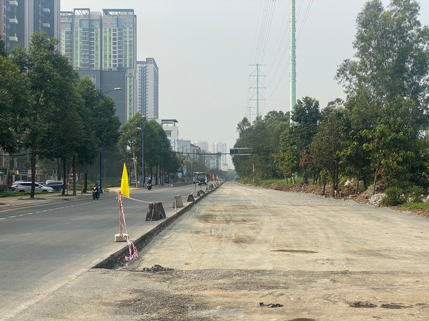 Tuyến đường cửa ngõ cảng Cát Lái trước và sau khi được mở rộng.