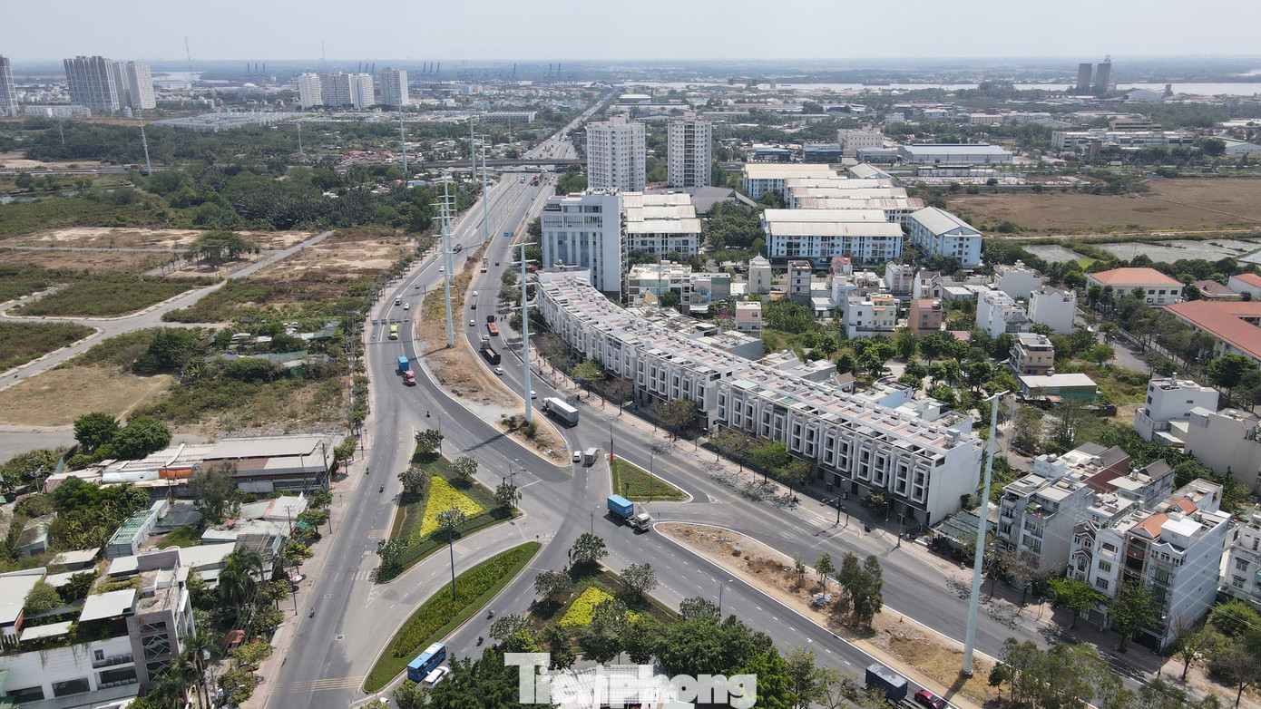 Theo Ban Quản lý dự án đầu tư xây dựng các công trình giao thông TP (Ban Giao thông) dự án mở rộng đường Đồng Văn Cống (đoạn từ cầu Giồng Ông Tố 2 đến nút giao thông Mỹ Thủy, TP Thủ Đức) vừa hoàn thành trong dịp Tết nguyên đán 2024 vừa qua.