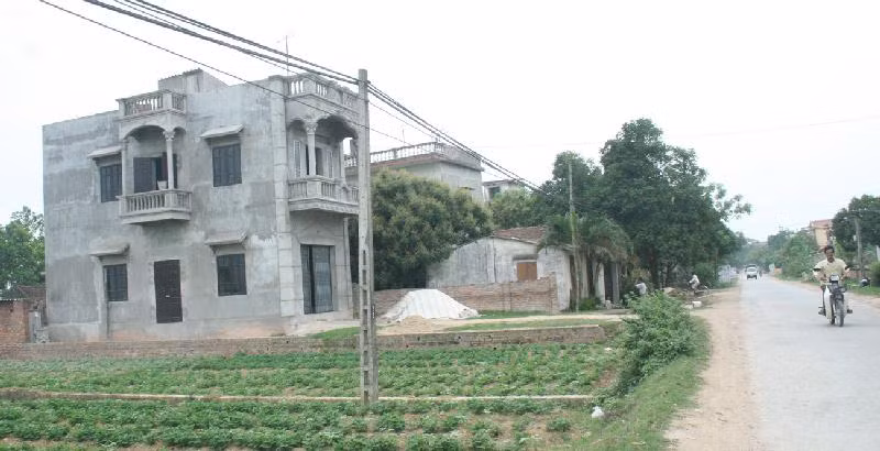 Một số khu đất ruộng được giao trái thẩm quyền đã được xây nhà ở