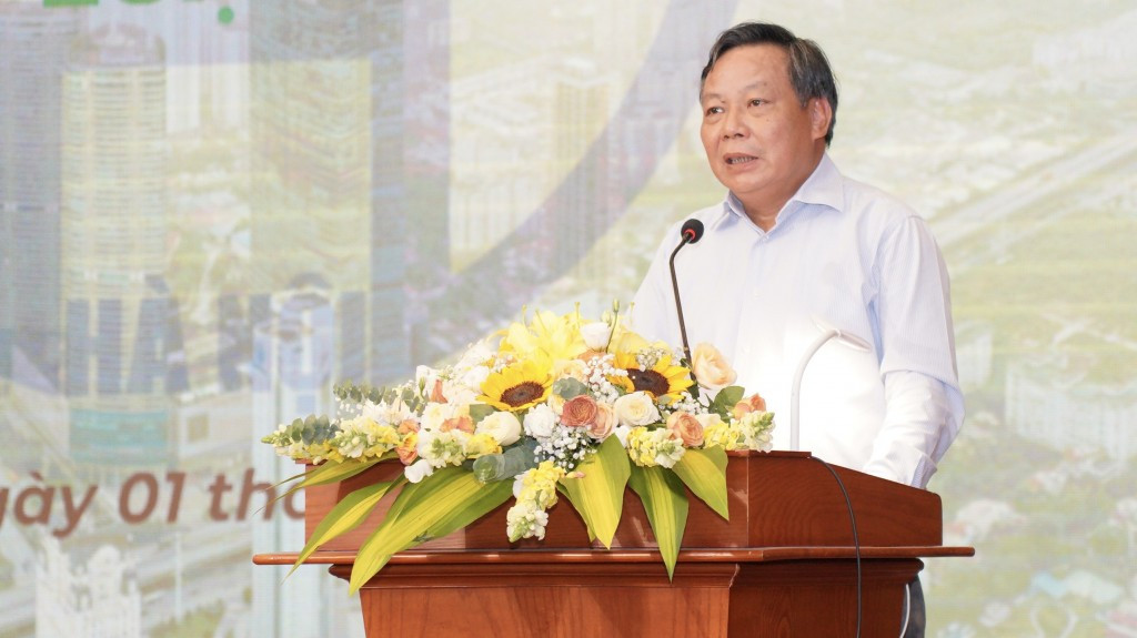 Phó Bí thư Thành ủy Hà Nội Nguyễn Văn Phong phát biểu tại hội nghị