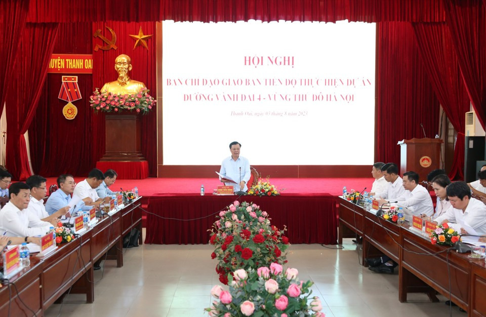 Toàn cảnh buổi họp giao ban của Ban chỉ đạo ngày 3/8 Toàn cảnh buổi họp giao ban của Ban chỉ đạo ngày 3/8