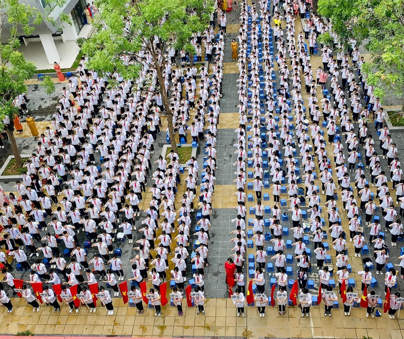 Học sinh Trường THCS Thạch Bàn, phường Thạch Bàn, quận Long Biên, Hà Nội Học sinh Trường THCS Thạch Bàn, phường Thạch Bàn, quận Long Biên, Hà Nội