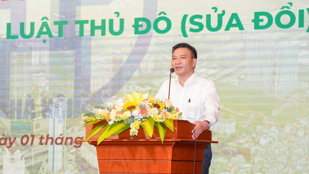 TS. Chu Mạnh Hùng phát biểu tại hội thảo