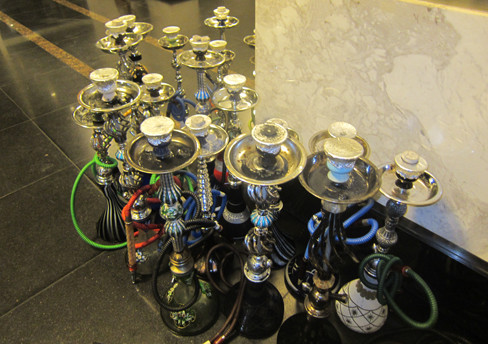 20 bình Shisha bị Đoàn kiểm tra niêm phong thu giữ. Ảnh: Nguyễn Oanh . 20 bình Shisha bị Đoàn kiểm tra niêm phong thu giữ. Ảnh: Nguyễn Oanh