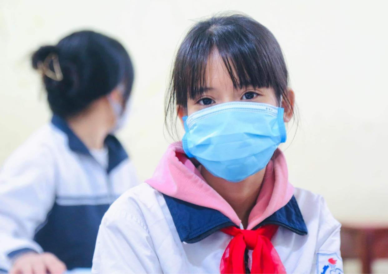 Lớp trưởng Trần Ngọc Anh trong ngày đầu tựu trường. Ảnh: Trọng Tài