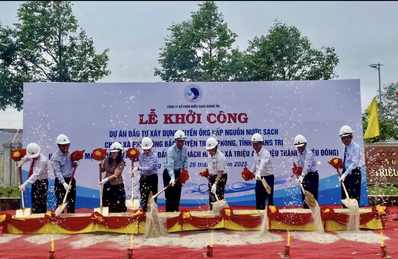 Lễ khởi công Dự án tuyến ống cấp nguồn nước sạch cho 8 xã phía Đông Bắc và hoàn thiện mạng lưới cấp nước và đấu nối khách hàng 2 xã Triệu An và Triệu Thành. Lễ khởi công Dự án tuyến ống cấp nguồn nước sạch cho 8 xã phía Đông Bắc và hoàn thiện mạng lưới cấp nước và đấu nối khách hàng 2 xã Triệu An và Triệu Thành.