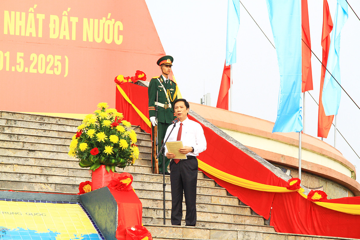 Phó Chủ tịch UBND tỉnh Quảng Trị Hoàng Nam đọc diễn văn tại buổi lễ Phó Chủ tịch UBND tỉnh Quảng Trị Hoàng Nam đọc diễn văn tại buổi lễ