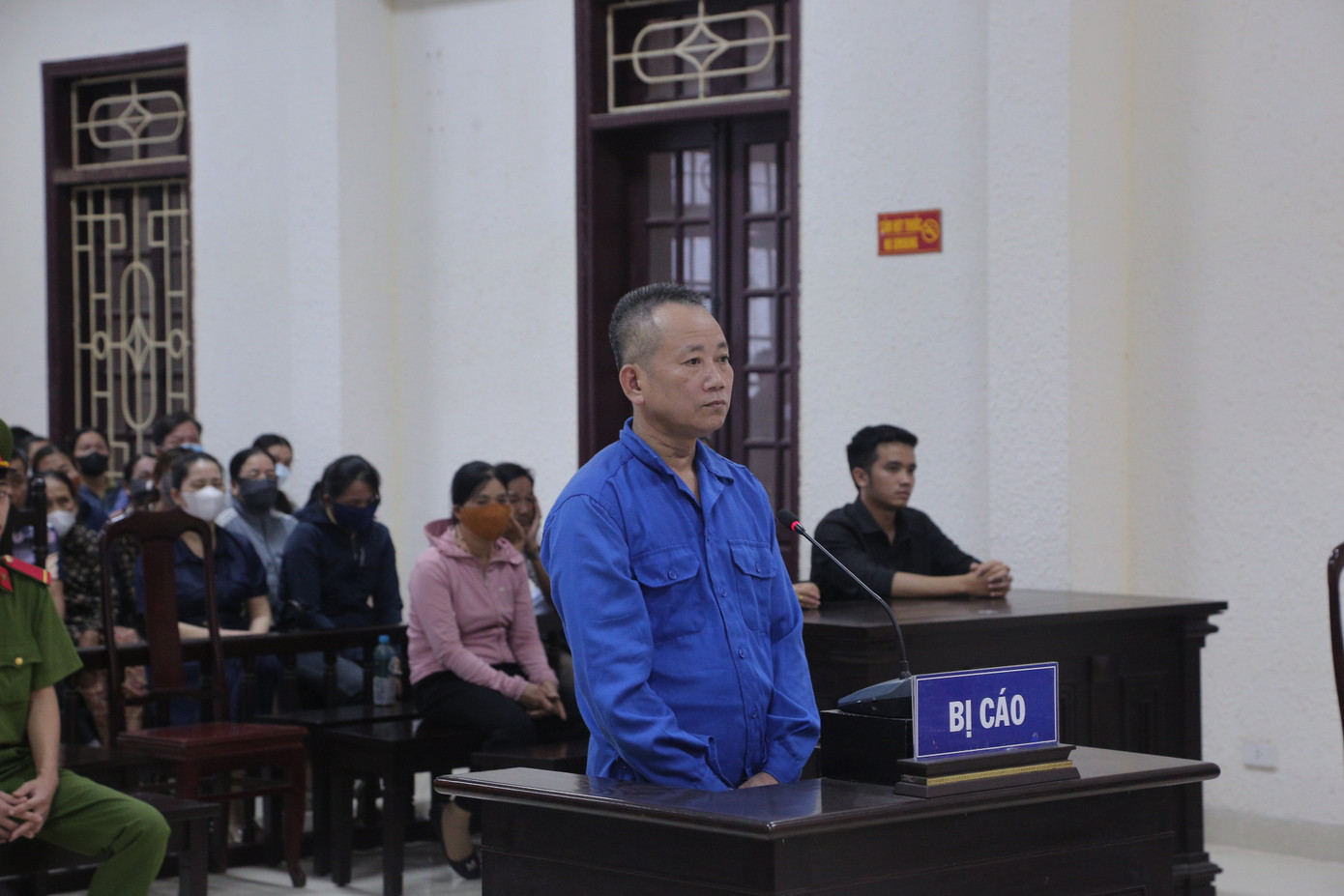 Bị cáo Hoàng Văn Phi tại phiên tòa chiều 25/4/2025 Bị cáo Hoàng Văn Phi tại phiên tòa chiều 25/4/2025