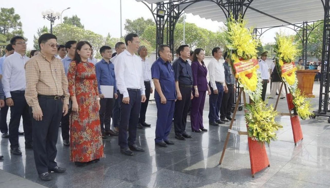 Lãnh đạo Nhà nước, Chính phủ thành kính dâng hương tri ân các Anh hùng liệt sĩ tại Nghĩa trang Liệt sĩ Quốc gia Trường Sơn