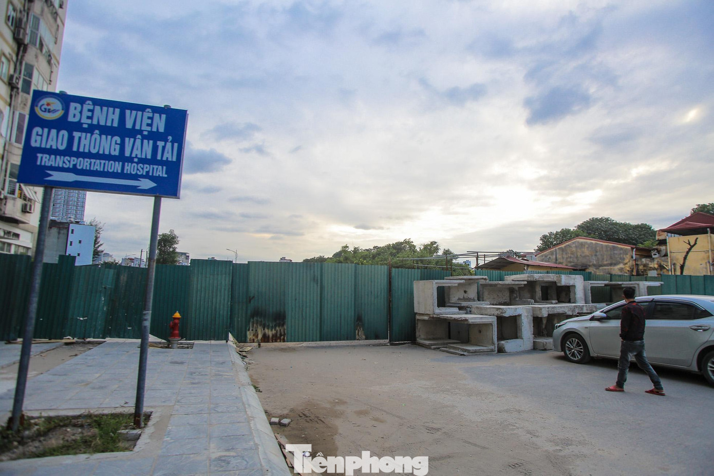 Dự án đường Huỳnh Thúc Kháng kéo dài đang thi công đến những hạng mục cuối cùng để kịp thông xe đầu năm 2022.