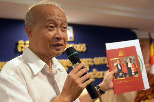 Hoàng thân Campuchia Norodom Ranariddh phát biểu trong cuộc họp báo tại Phnom Penh ngày 16/3/2014. (Ảnh: TTXVN) Hoàng thân Campuchia Norodom Ranariddh phát biểu trong cuộc họp báo tại Phnom Penh ngày 16/3/2014. (Ảnh: TTXVN)