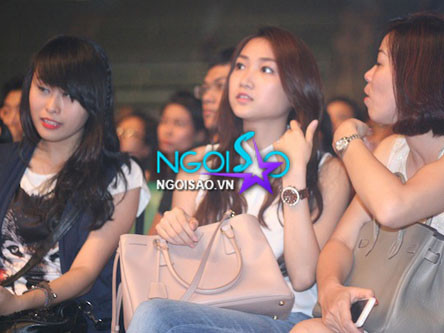 Cận cảnh nhan sắc bạn gái ca sĩ Lam Trường sau loạt ảnh tình cảm rò rỉ trên mạng cách đây không lâu.