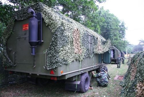 Triển khai khí tài trên trận địa dã chiến