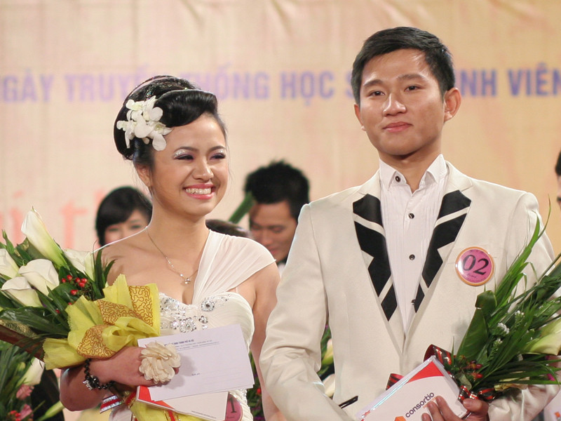 Tuyết Anh - Xuân Dũng khộng giấu được hạnh phúc khi đạt giải nhất