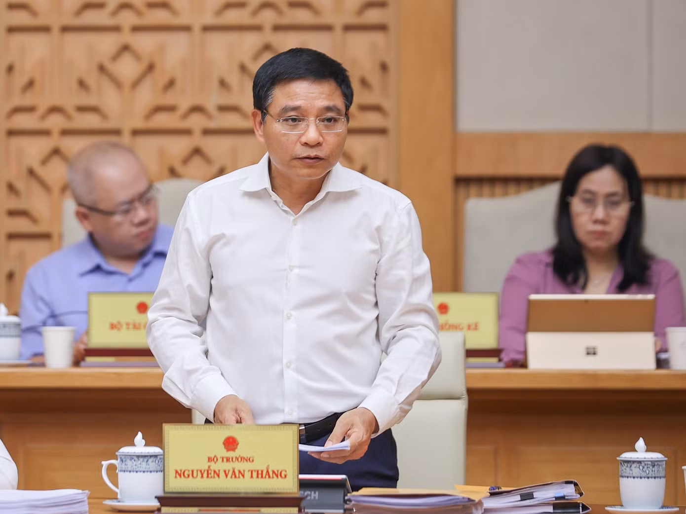 Bộ trưởng Bộ Tài chính Nguyễn Văn Thắng phát biểu tại phiên họp. Ảnh: Nhật Bắc