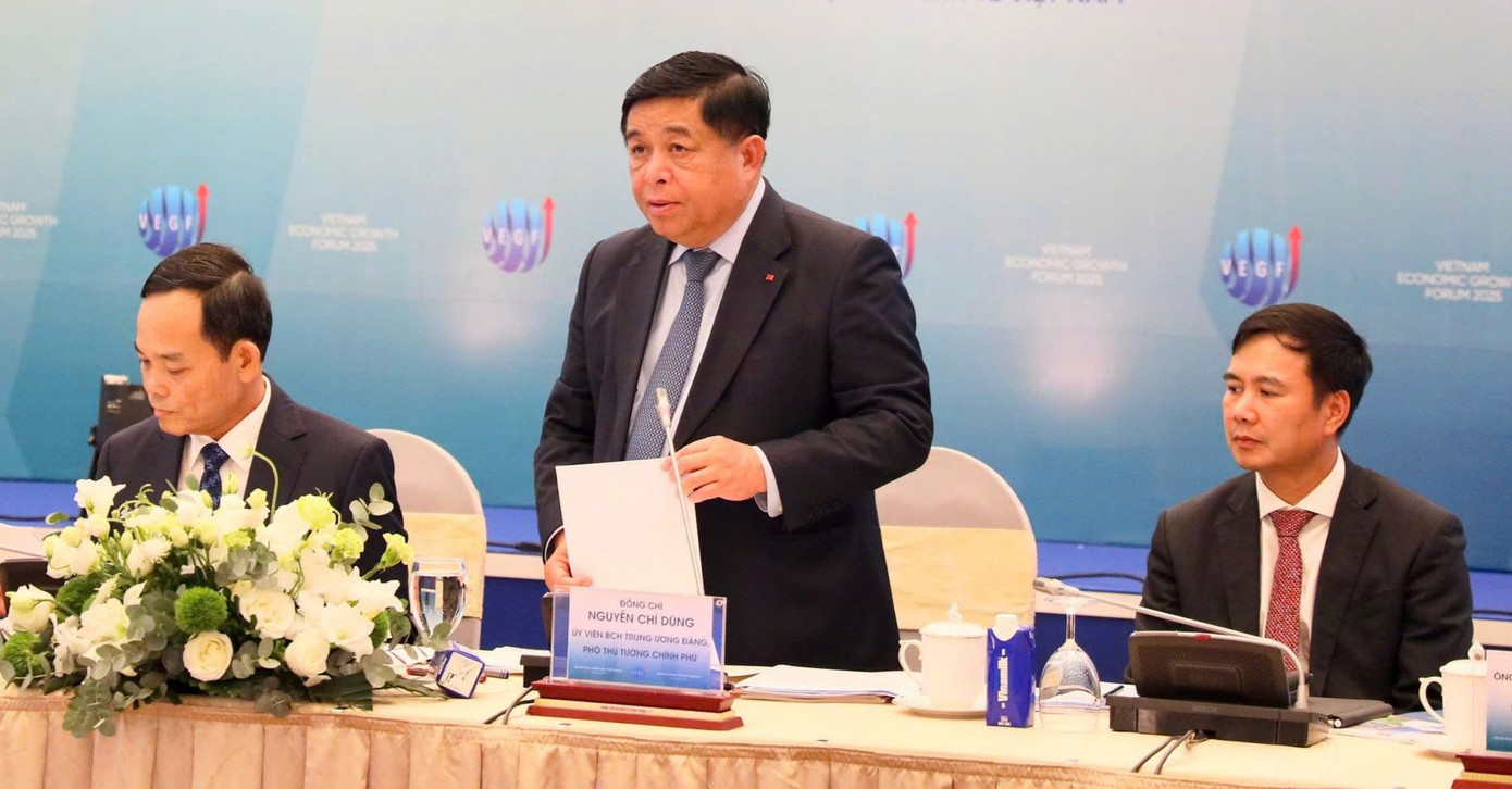 Phó Thủ tướng Chính phủ Nguyễn Chí Dũng phát biểu tại diễn đàn. Ảnh: VGP