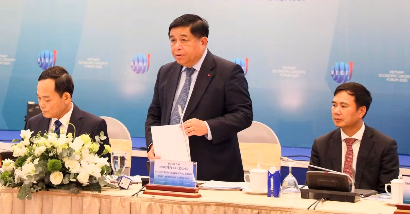 Phó Thủ tướng Chính phủ Nguyễn Chí Dũng phát biểu tại diễn đàn. Ảnh: VGP