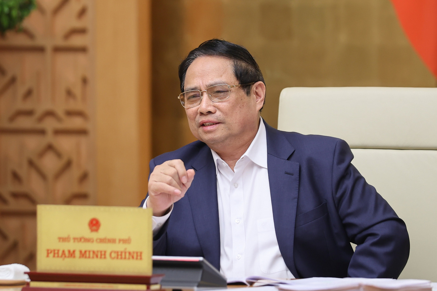 Thủ tướng Phạm Minh Chính chủ trì và phát biểu tại phiên họp. Ảnh: Nhật Bắc