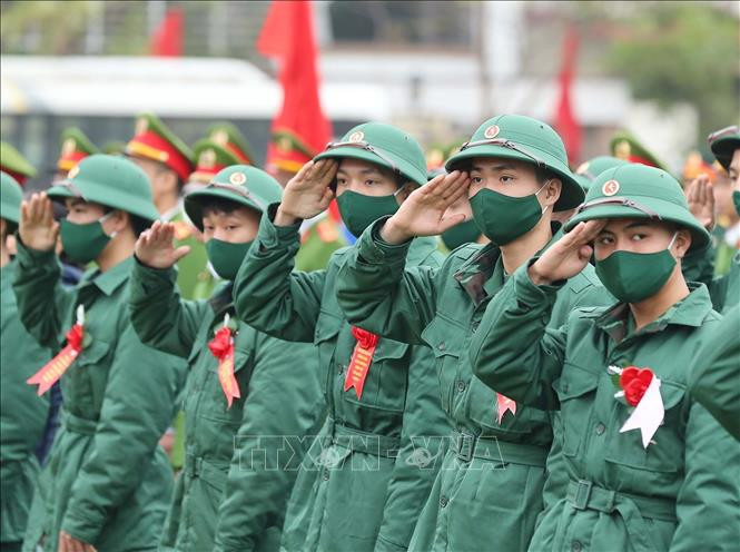 Các tân binh trong ngày lên đường nhập ngũ. Ảnh tư liệu: TTXVN