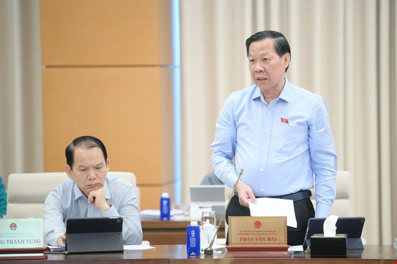 Chủ nhiệm Ủy ban Kinh tế - Tài chính Phan Văn Mãi.